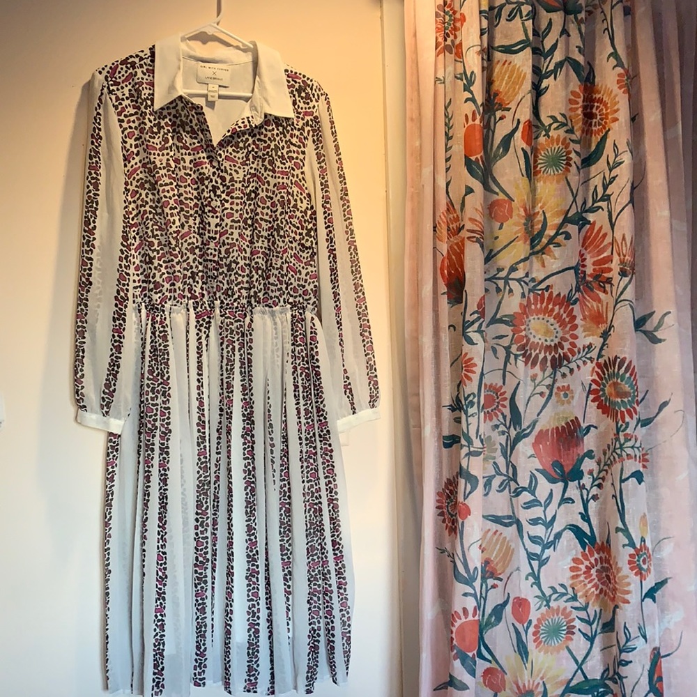 Springy White and purple leopard print dress